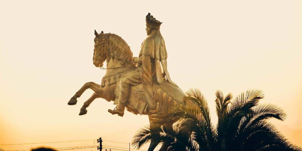 Tour and Travel, Statue of emperor Menilik II in addis Ababa